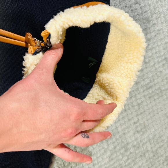 Vtg ORVIS Navy Blue Brown Leather Sherpa Collar Wool Blend Quarterzip Sweater - Picture 6 of 6